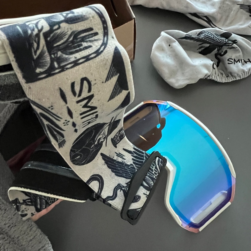 Smith Squad Mag Goggles - Artist Series